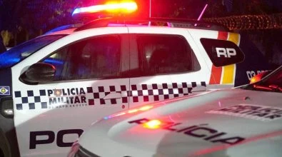 Homem amarra mendigo; espanca e tenta matá-lo por causa de boné