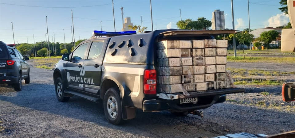 Polícia Civil apreende 328 pacotes de cloridrato de cocaína