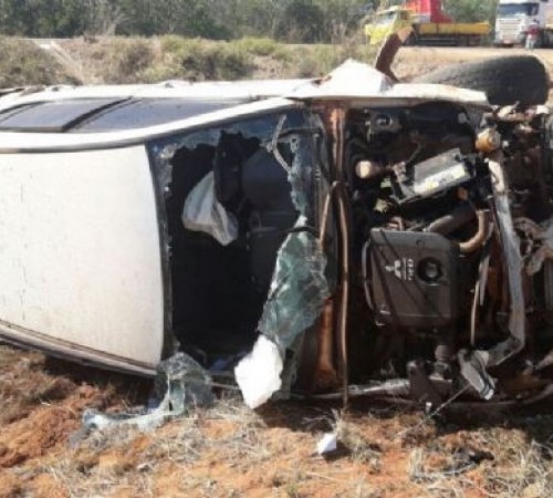 MT: Vereadores ficam feridos após caminhonete capotar em rodovia no interior