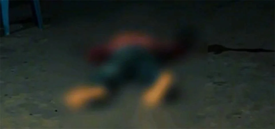 Dupla desce de carro e executa desafeto dentro de bar