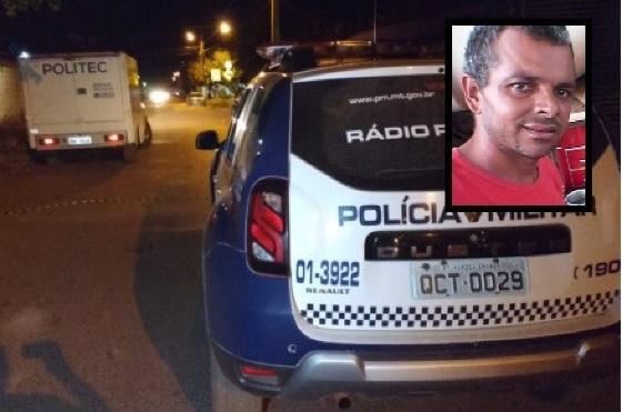 Homem ‘descarrega revólver’ em rival em frente a bar e foge