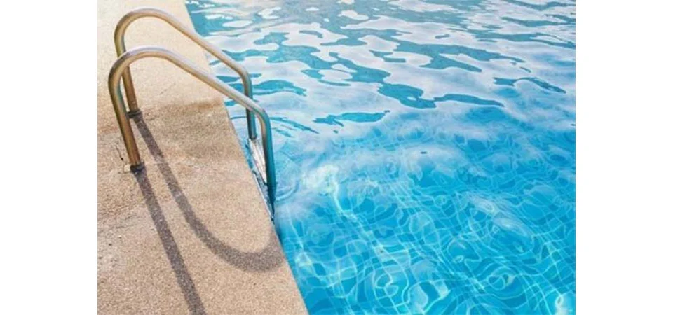 Criança de 04 anos morre afogada em piscina