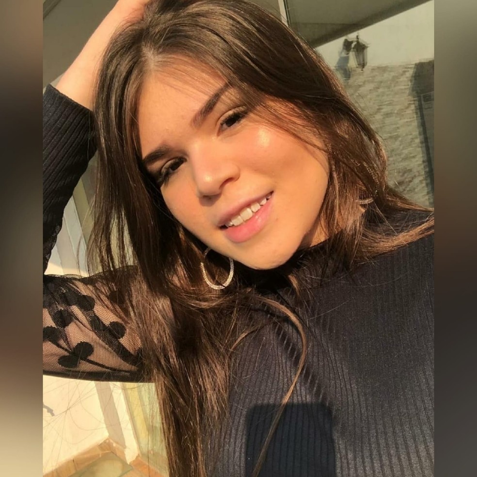 Garota de 16 anos está na UTI com dengue hemorrágica e mãe relata aflição