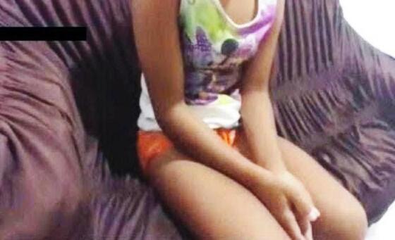 Pai descobre que filha de 13 anos está sendo estuprada após ver mensagens em ceular