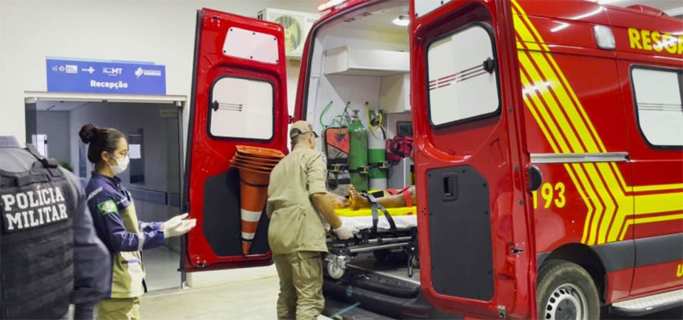 Pai abraça filho para salvá-lo de tiros e morre baleado