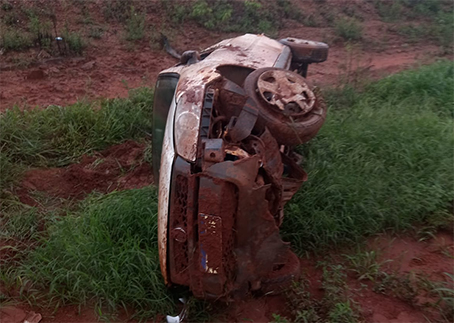 URGENTE: Itanhangá: Strada desvia de caminhonete e capota na MT 338. Vídeo