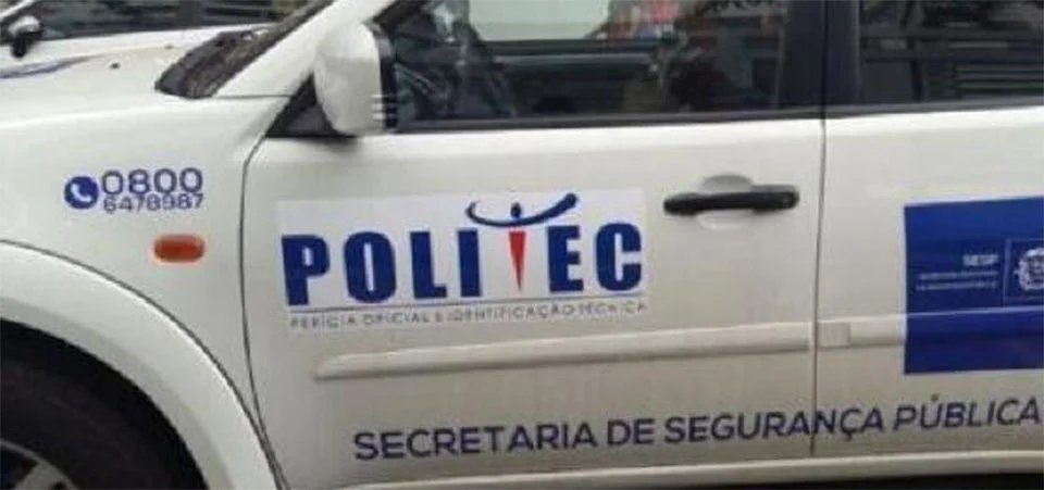 Homem morre prensado pelo próprio carro ao improvisar conserto em casa