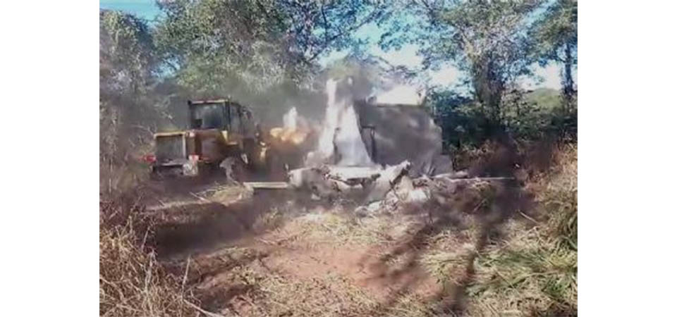 Ranchos são demolidos para evitar atividade econômica em área embargada