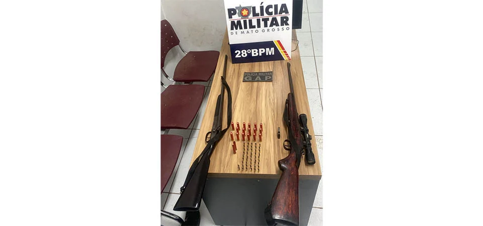 Suspeito de invasão de propriedade rural é preso pela PM com espingardas e munições
