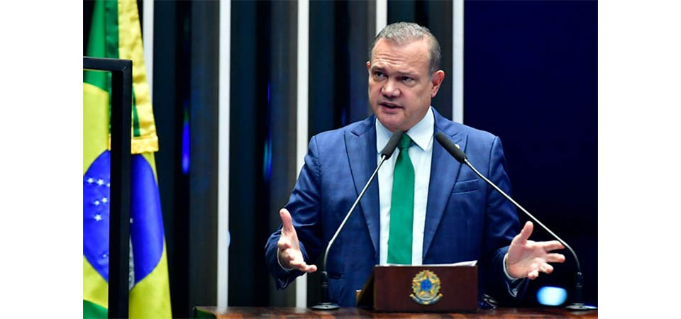 Senador Wellington Fagundes apresenta projeto que assegura acesso à água potável em estabelecimentos comerciais e eventos coletivos