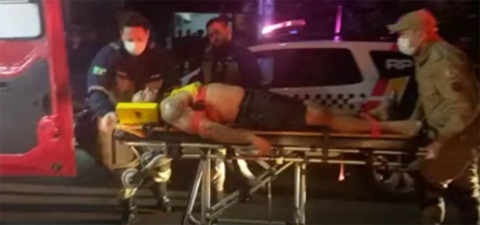 Morre no hospital homem baleado em portão de residência