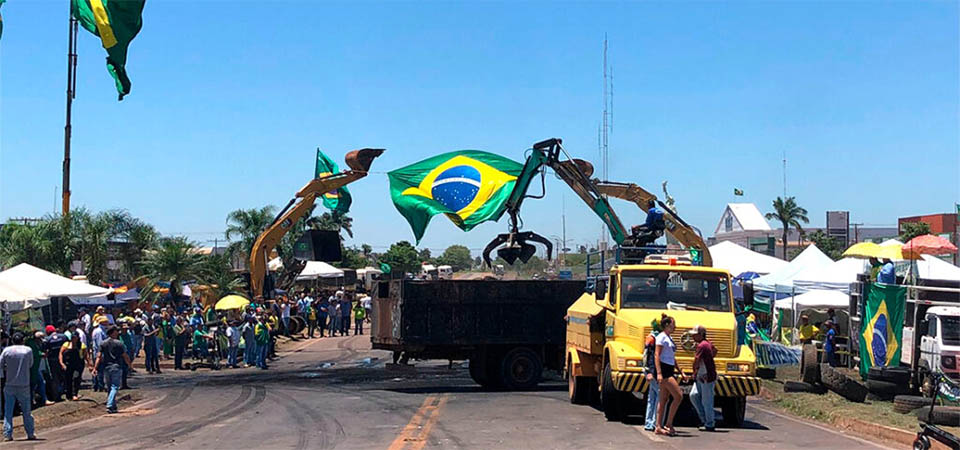 Manifestantes encerram bloqueios na BR-163, mas protestos continuam