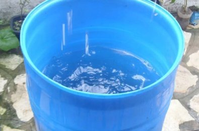 Criança de 1 ano cai dentro de balde e morre afogada