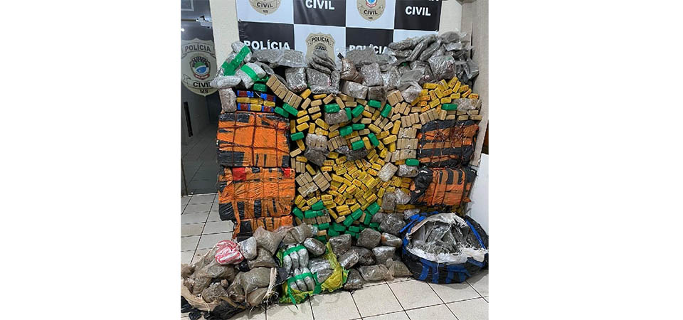Polícia de MT apreende 690 kg de maconha e skunk em casa-cofre