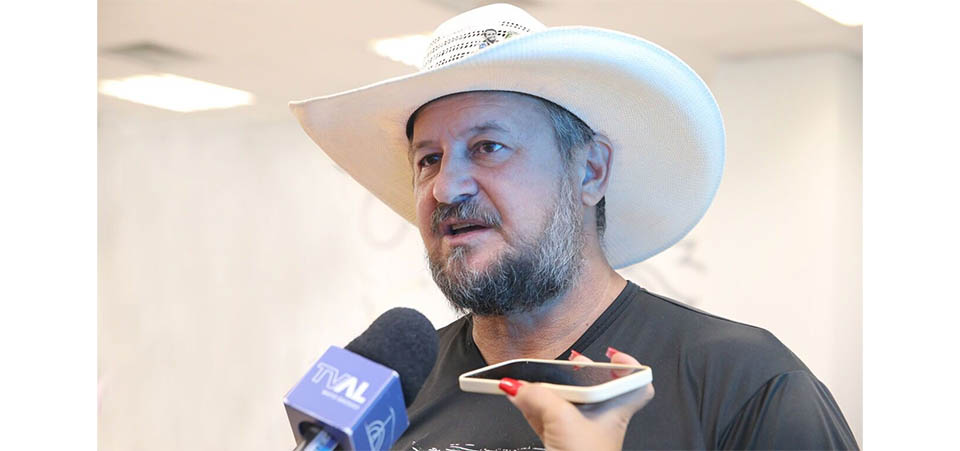 Cattani cria projeto para anular leis que proíbem alunos de filmar professores