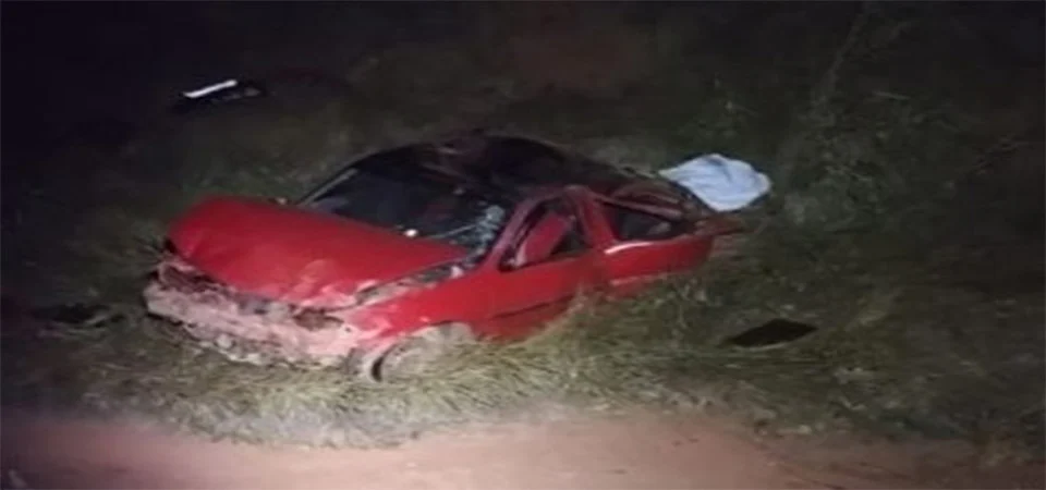 Capotamento em estrada mata criança e motorista
