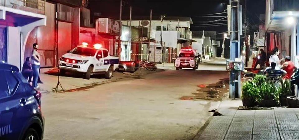 Casal é assassinado a tiros dentro de bar