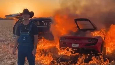YouTuber que incendiou Ferrari pode pegar até 6 anos de prisão