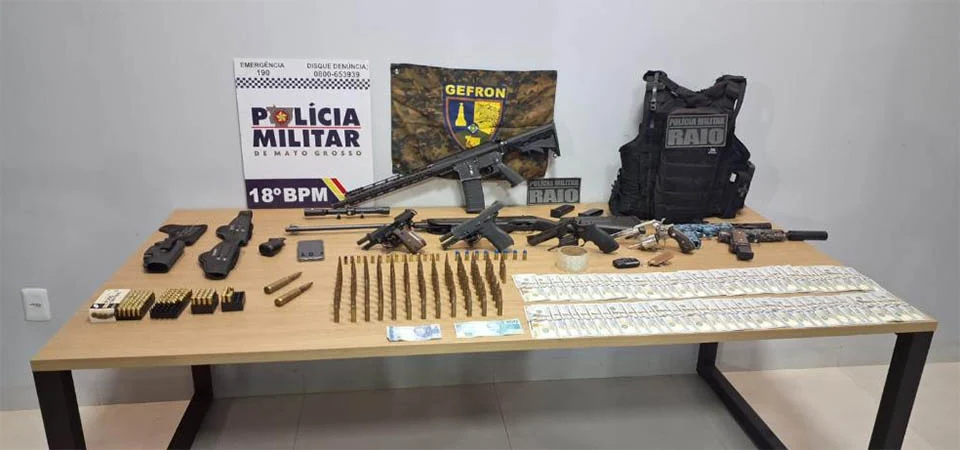 Gefron e PM apreendem arsenal de armas e drogas e causam prejuízo de R$ 8,4 milhões às facções criminosas