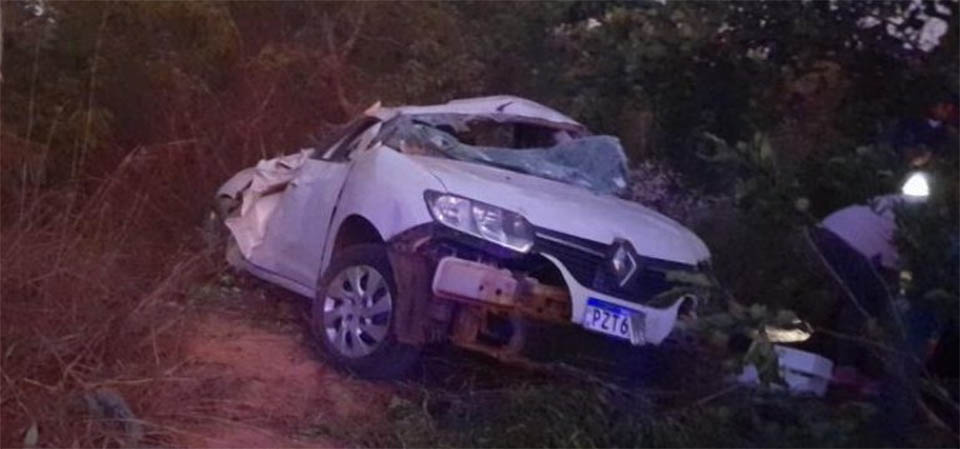 Veículo uno capota e criança de 2 anos morre