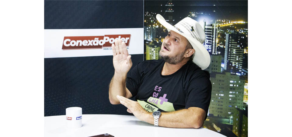 É fácil falar que vai fazer clube de leitura em clube de tiro, quero ver fazer em boca de fumo