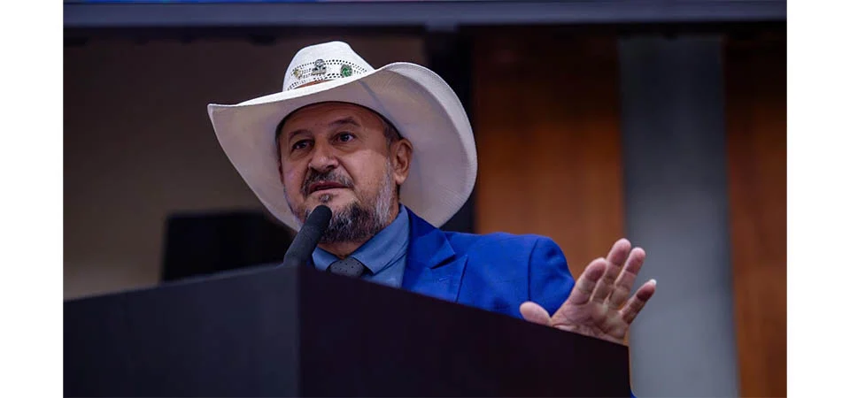 Cattani emplaca duas moções de repúdio contra ações do Governo Federal