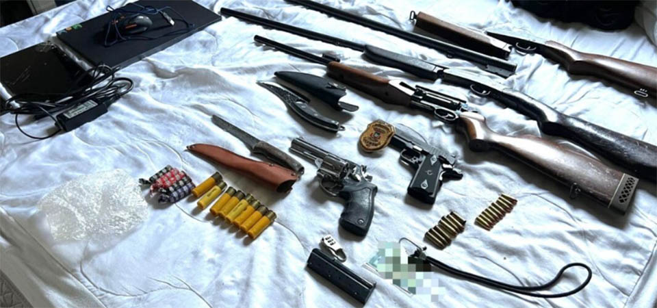 Polícia cumpre mandado contra sites piratas de música; armas apreendidas