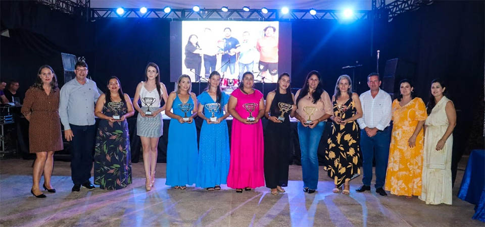 Itanhangá: Prefeitura e Sicredi homenagearam professores e servidores da educação. Fotos