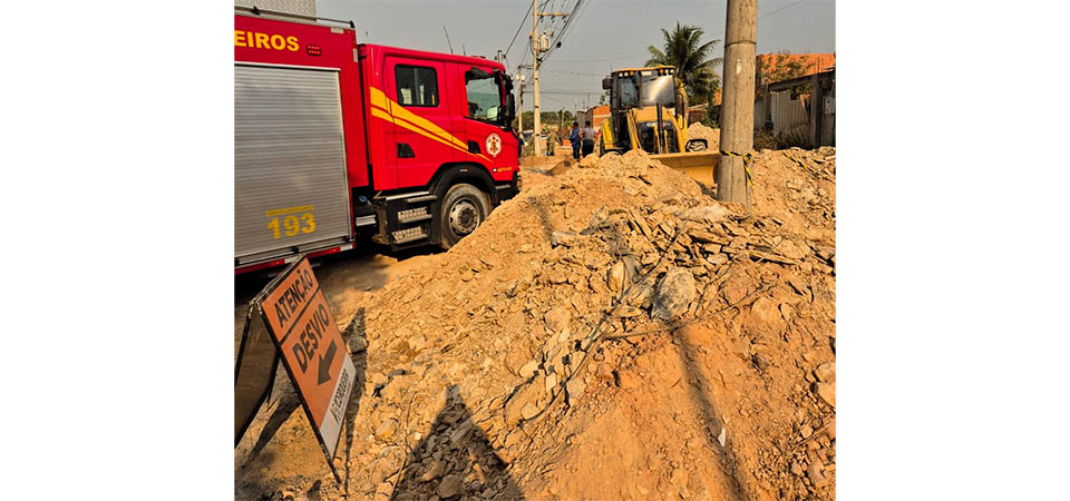 Barranco cede e trabalhador morre soterrado