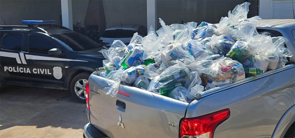 Polícia Civil entrega a instituições filantrópicas cestas básicas que seriam entregues por facção