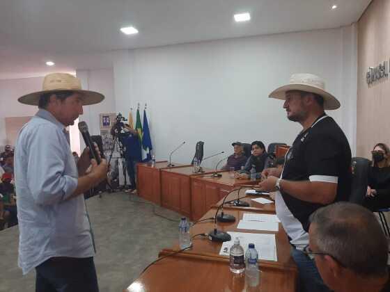 Itanhangá: Repórter do UOL confunde fazendeiros com assentados do INCRA para atacar Cattani e Bolsonaro