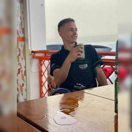 Atiradores matam rapaz na frente da esposa e da sogra