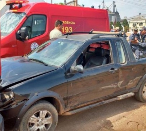 Sorriso: motorista tenta ultrapassagem e colide de frente com carreta parada