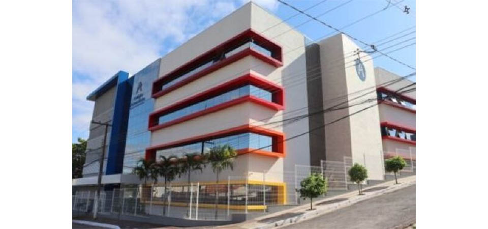 Alunos de escola  criam “falsos nudes” de colegas e espalham no whats