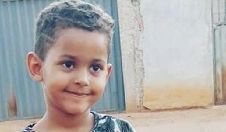 Filho de diarista morre afogado em piscina