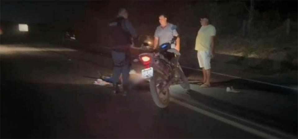 Homem morre após bater moto em cavalo e ser atropelado por carro na BR-163