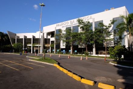 TJ obriga filho a pagar pensão para a mãe idosa e doente