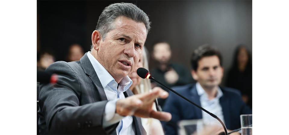 Governador manda projeto para proibir uso de celular em sala de aula pelos alunos