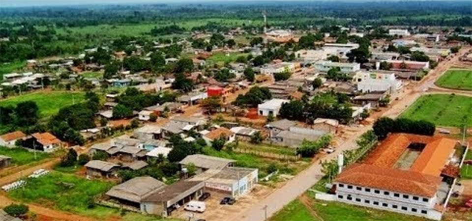 Adolescente sofre aborto e joga feto para cachorro