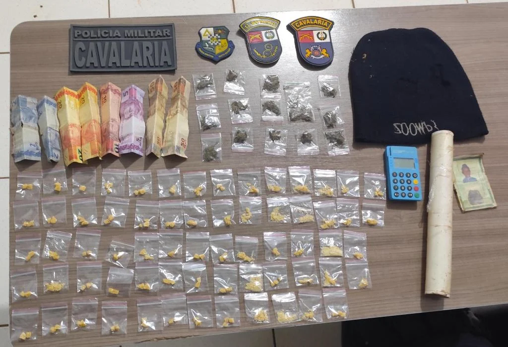 Itanhangá: Cavalaria da PM prende faccionado com 81 porções de pasta base e maconha