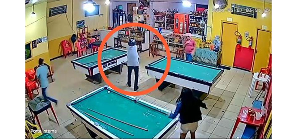 Câmeras registram execução de homem dentro de bar, Vídeo