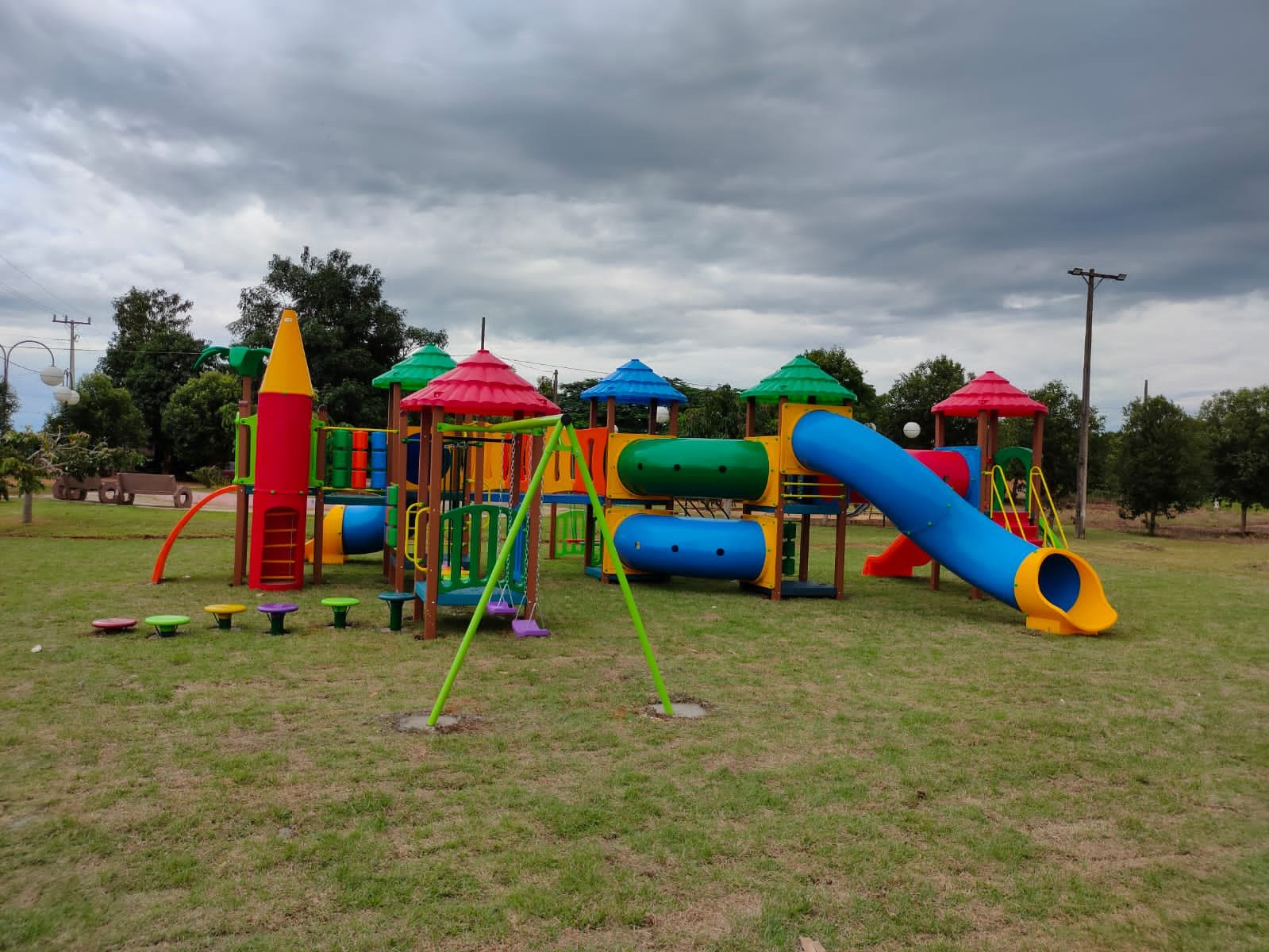 Itanhangá: Prefeitura implanta parque infantil na Agrovila Monte Alto
