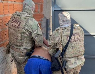 Após tortura, maníaco estupra ex-esposa e tenta matá-la a facadas