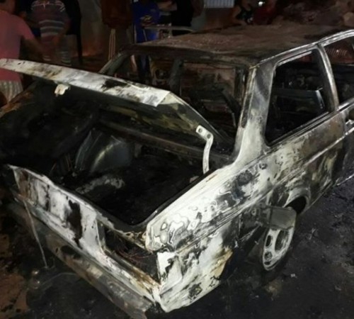 Sorriso: Veículo pega fogo após abastecimento e fica destruído