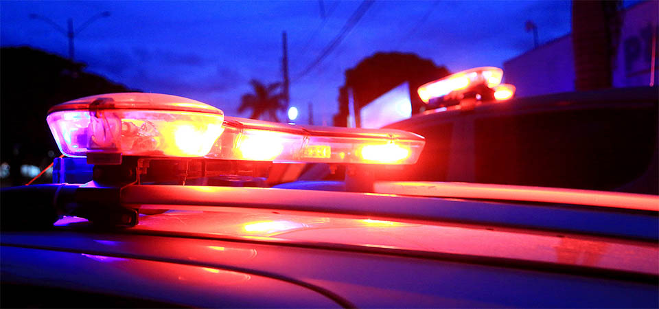 Bombeiros salvam vida de bebê de 2 anos engasgado com leite. Vídeo