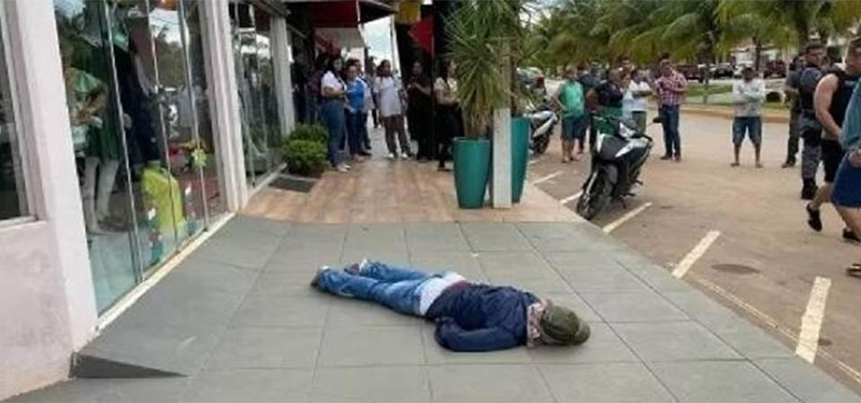 Comerciante reage a assalto em relojoaria e mata bandido