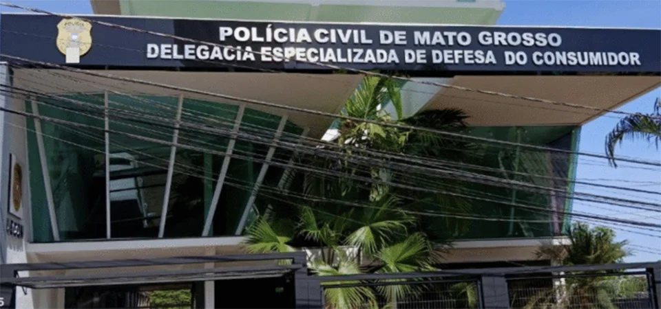 Polícia faz operação Contraprova fecha laboratórios por fraudes; dono preso