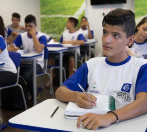 Seduc enviará mensagem aos pais quando estudantes faltarem