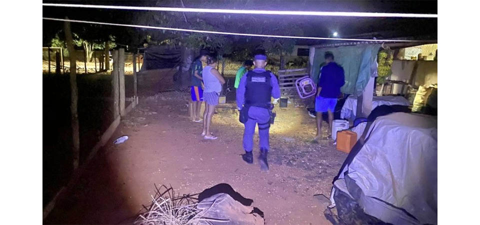Jovem mata homem de 28 anos e deixa outro ferido