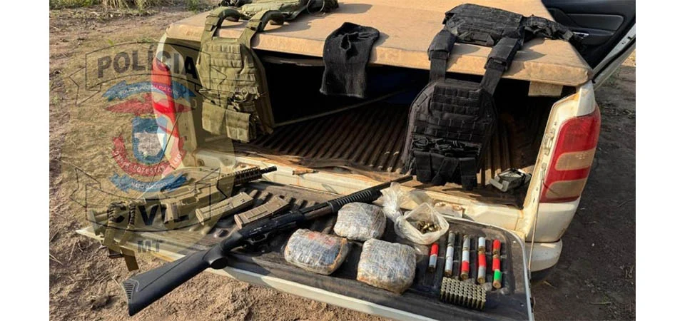 Dois morrem em confronto com a polícia; fuzil e coletes apreendidos